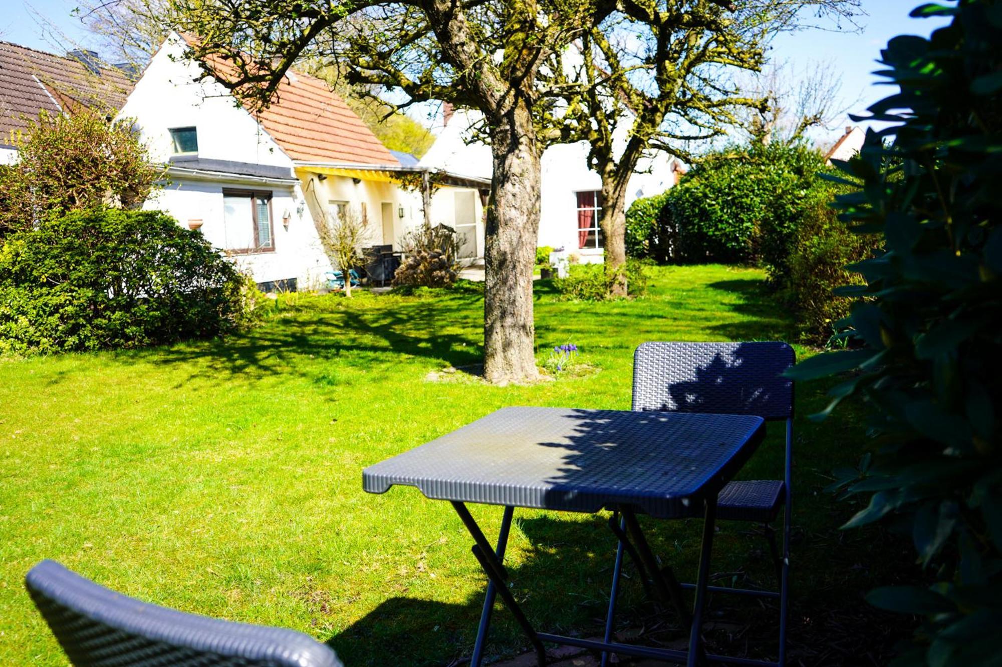 Gemuetliches Haus Mit Grossem Traumhaften Garten Brémai repülőtér Kültér fotó